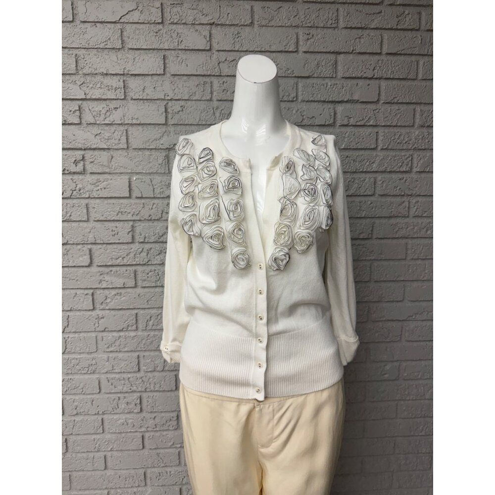 Cyrus Women Ivory Long Sleeve Rosette Detail Sweater Size M